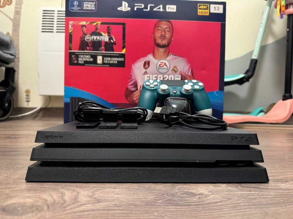 PS4 Pro с 2 контролера