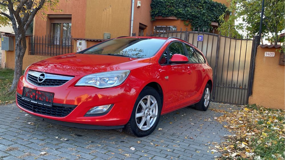 Opel astra j 1.7 dizel/ dublu climatronic/pilot automat/ pereche jante