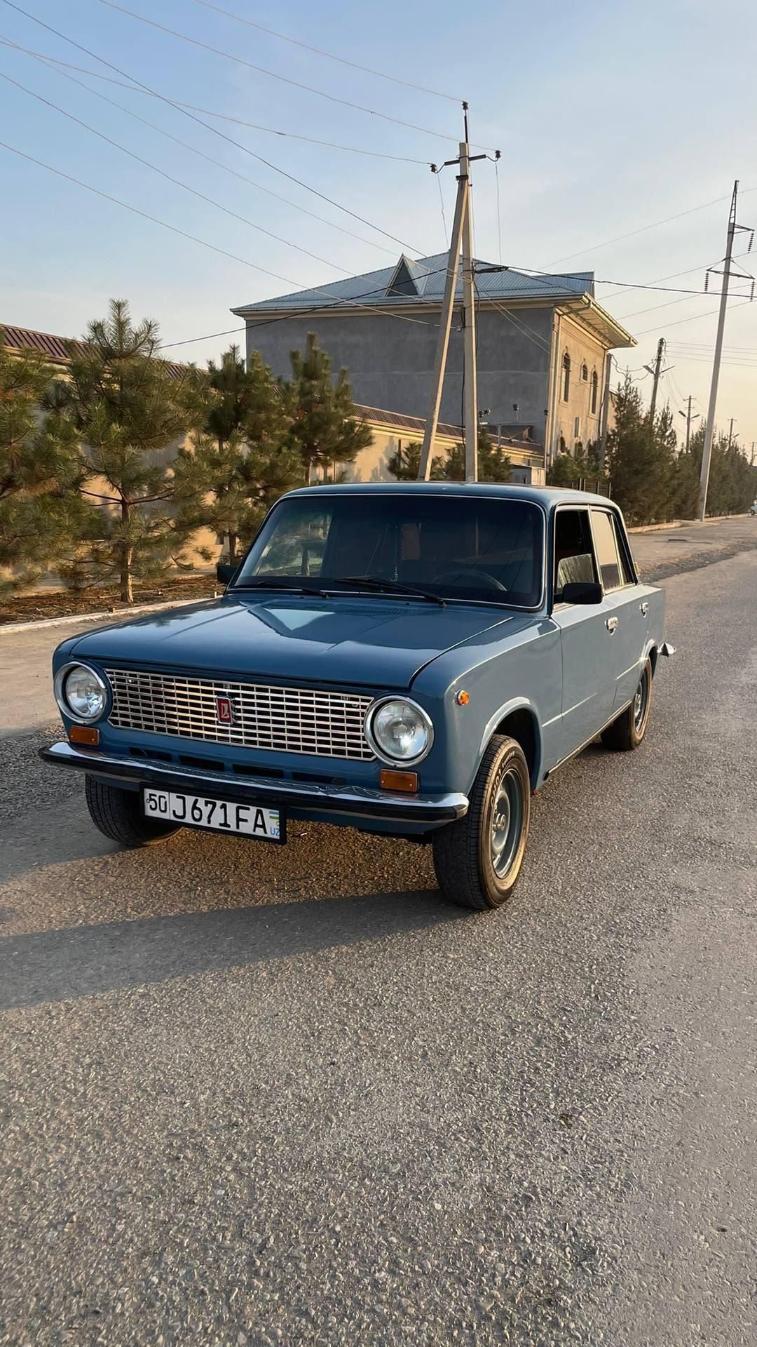 Vaz 21011 sotiladi