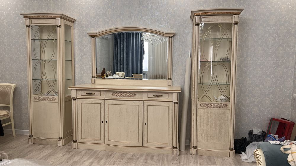 продам сервант натуральный дуб,покупали в мебель черноземья