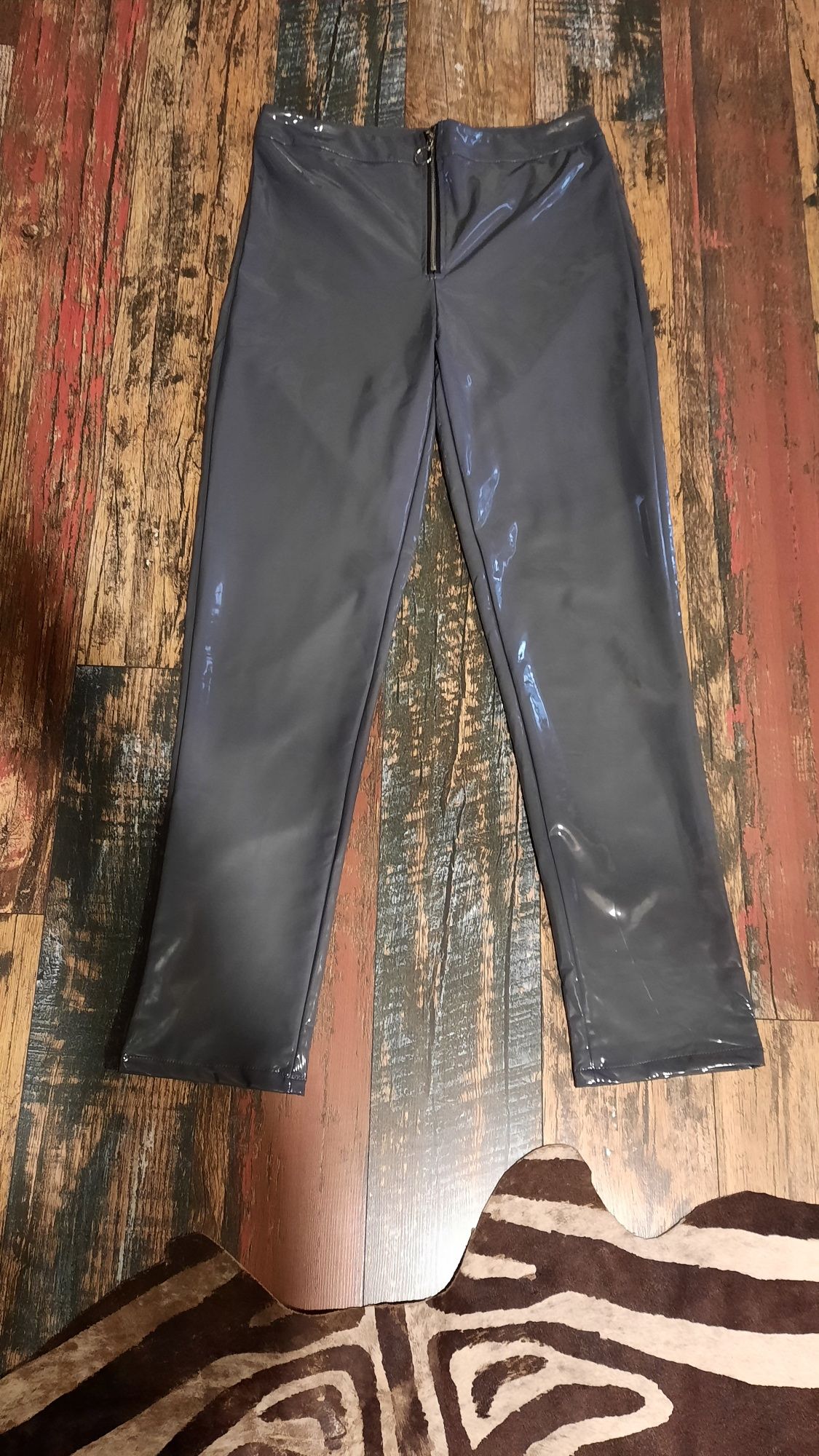 Pantaloni dama latex