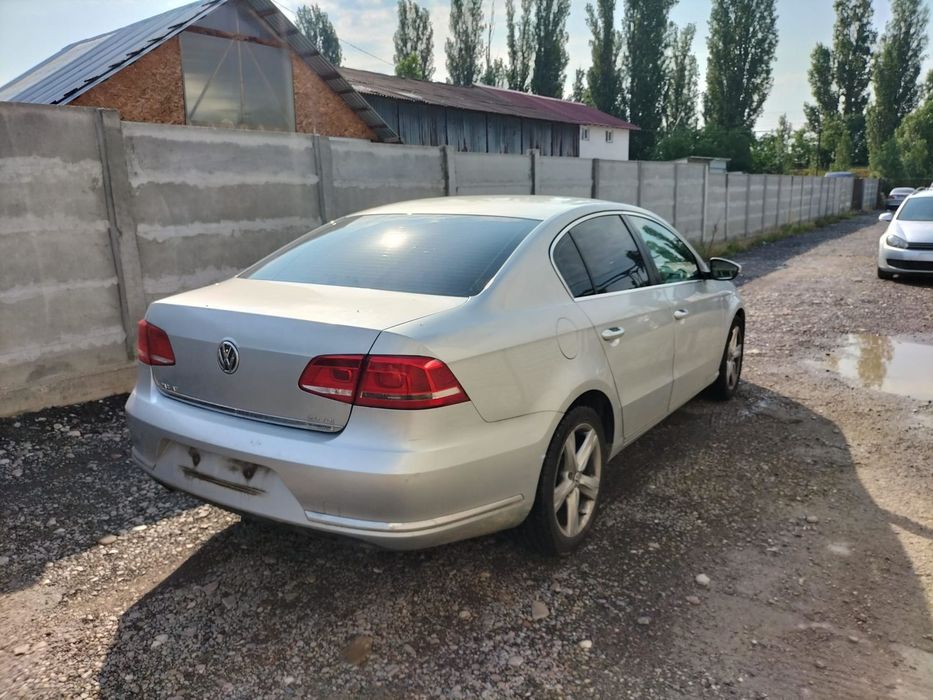 USA STANGA SPATE / USA DREAPTA SPATE /CAPOTA SPATE Volkswagen Passat B7