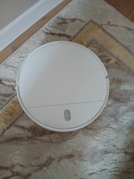 Продаю робот пылесоса xiaomi