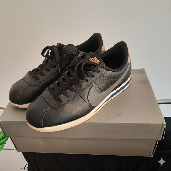 Продам кроссовки Nike Cortez в отличном состоянии.