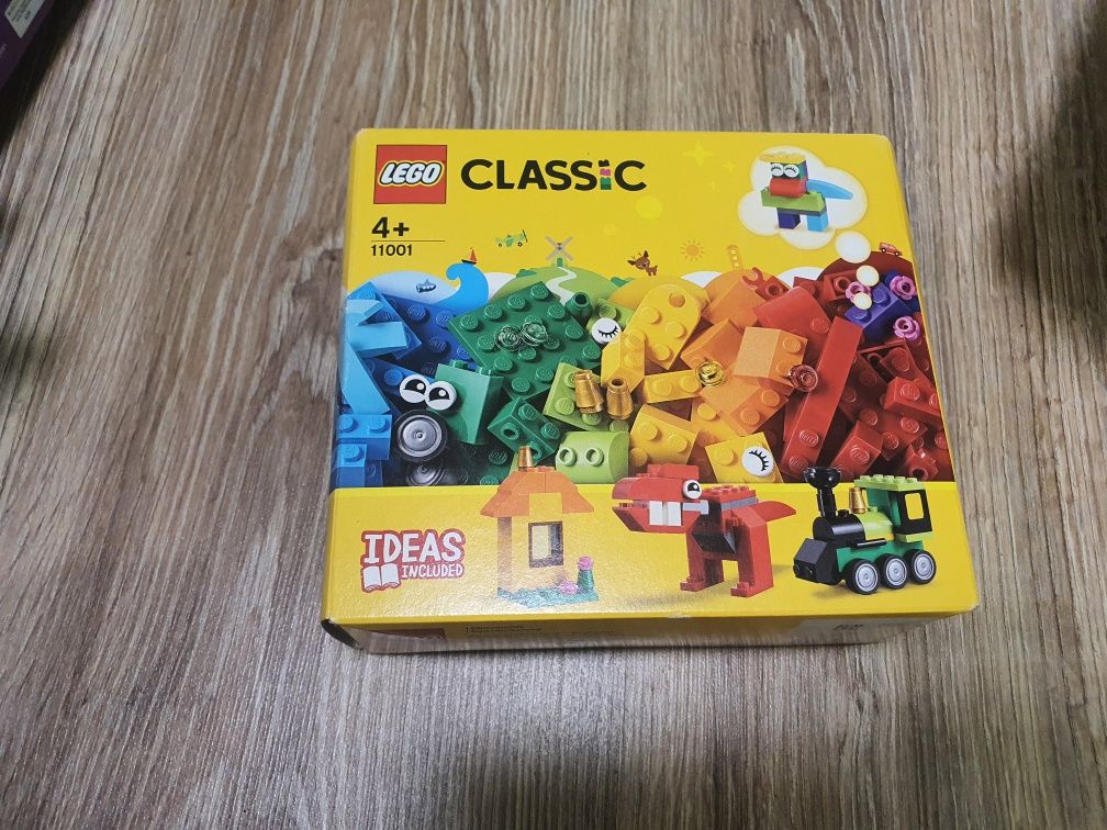 Продавам различни модели Lego