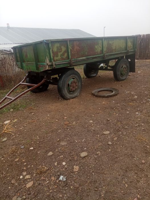 Vând tractor disc și remorca
