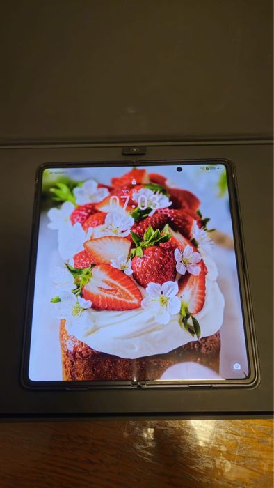 Vand honor magic v3. 12/512 cu garantie inca 2 ani ,folosit cateva zil