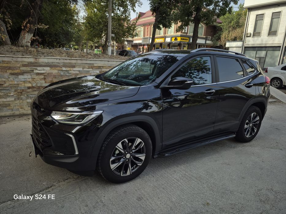 Tracker 2 premier sotiladi