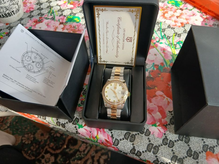 Soat shvetski dakumentalni