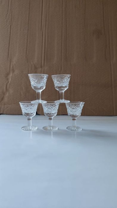 Хрустальные рюмки 5 шт