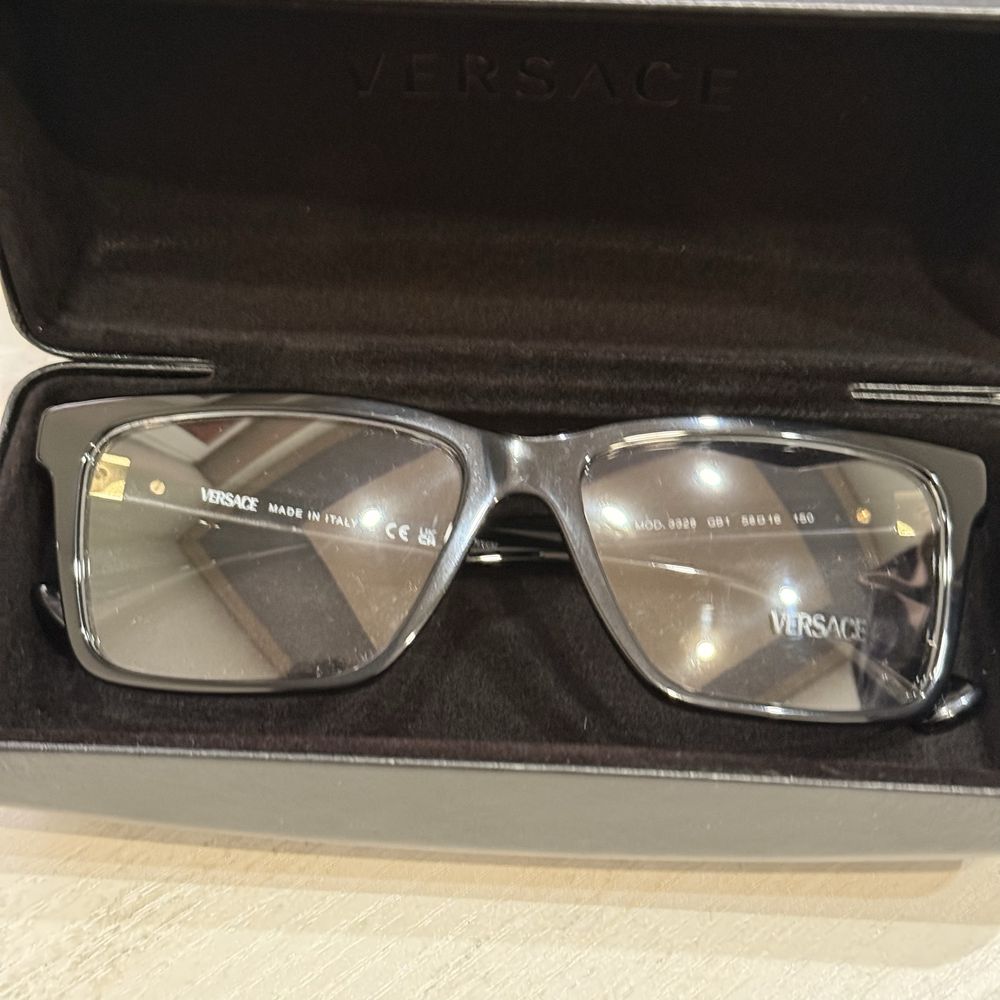 Продаётся очки Versace Italy