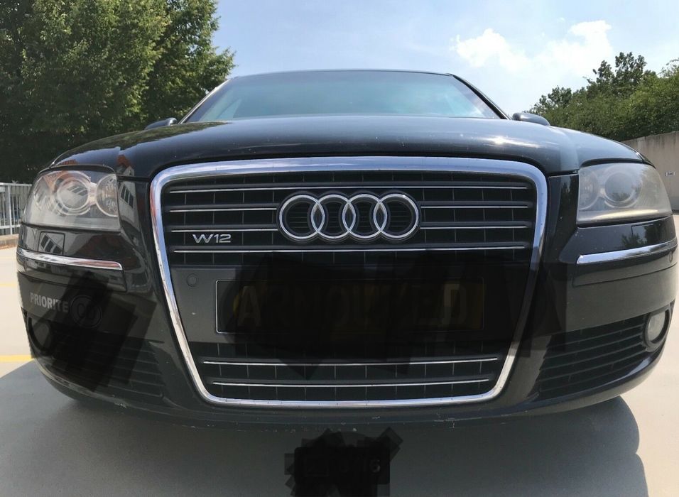 AUDI A8L W12 На части