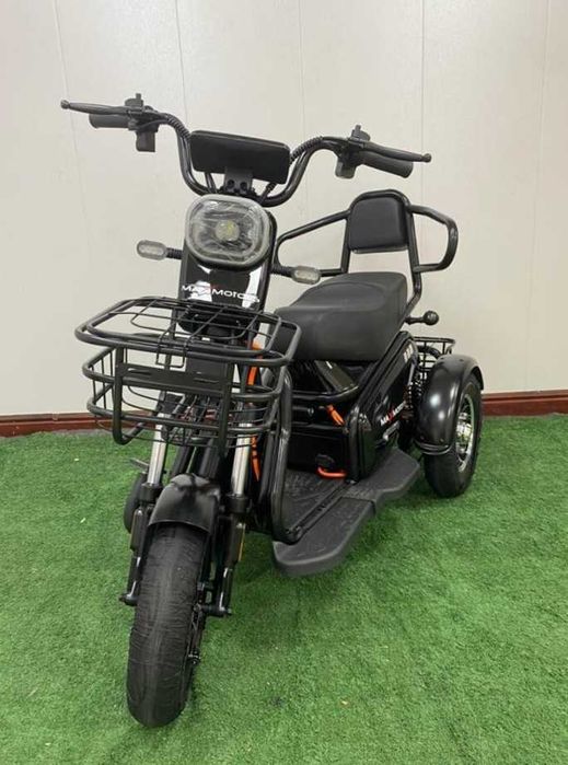 Двуместна електрическа триколка MaxMotors Pudding 1800W-48V-20Ah-BLACK