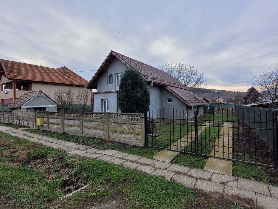 Vând casă proprietate privata (16 ari) in comuna Bogata, județul Mureș