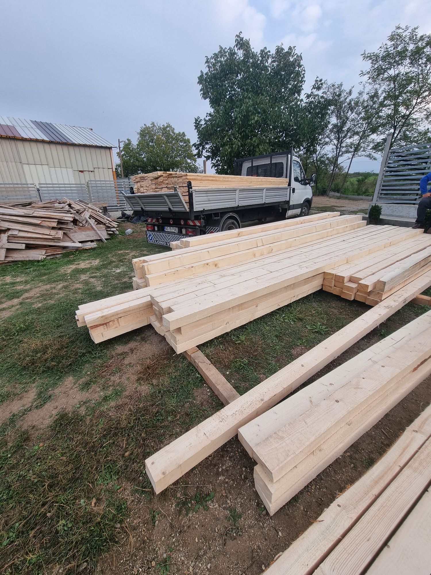 Vând cherestea pentru construcții
