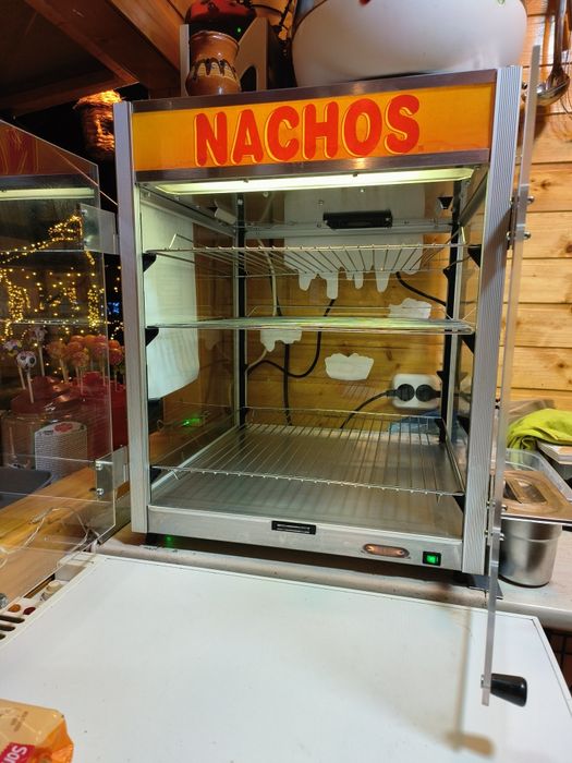 Vând aparat/vitrina profesionala Nachos