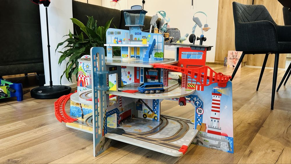 Игрален комплетк влак Hape international