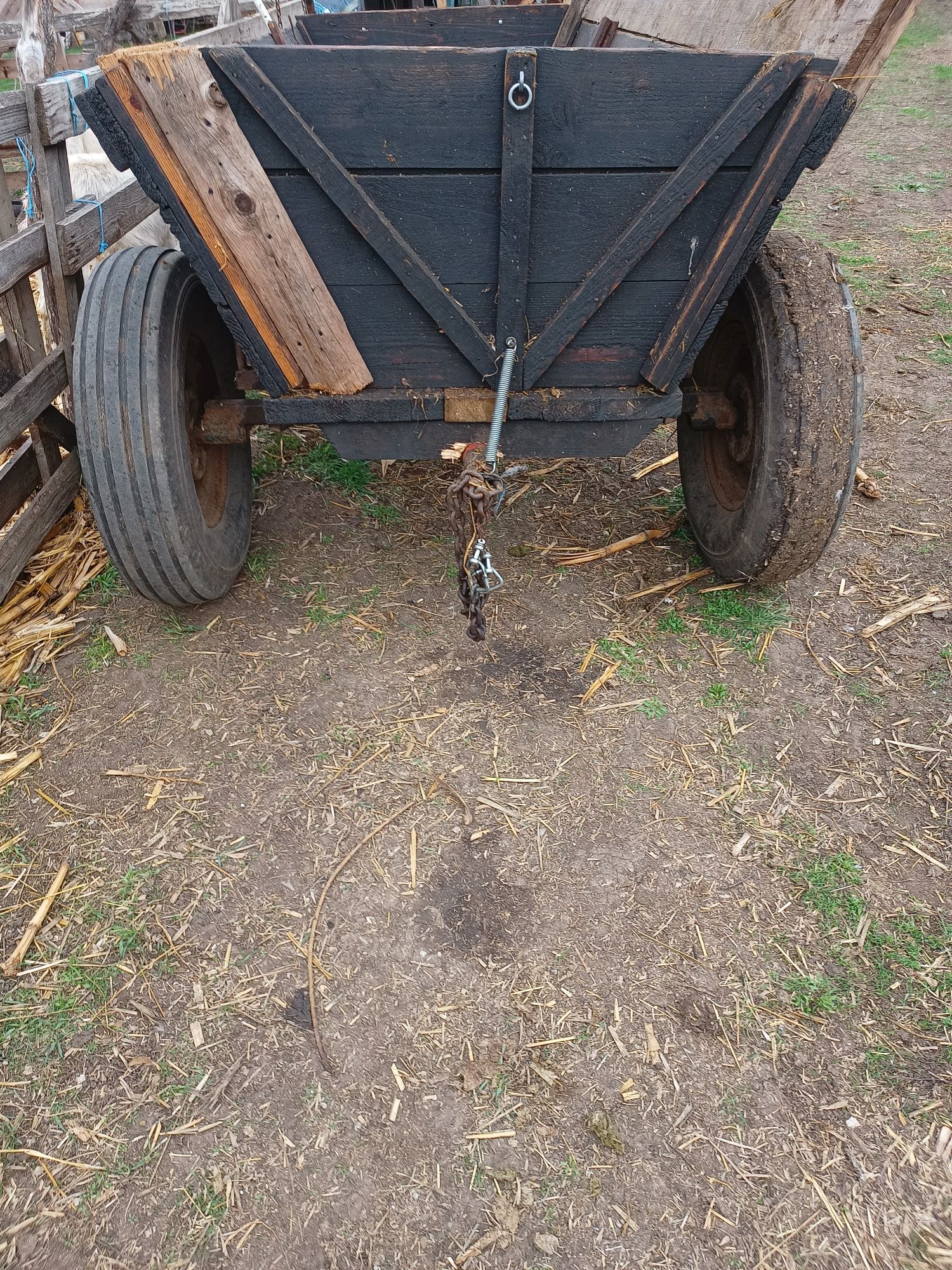 Căruță pentru cal sau tractor