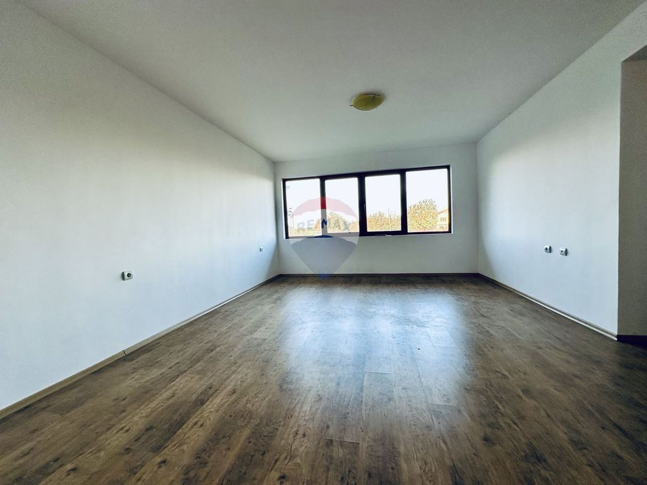 Продава се Къща в с. Царичино, Област Добрич - 267 кв.м за 559 €/кв.м - Снимка #1