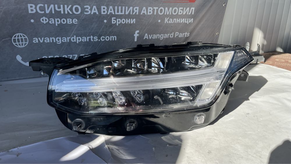3 броя ляв и 2 броя десен фар Volvo XC90 2 2016-