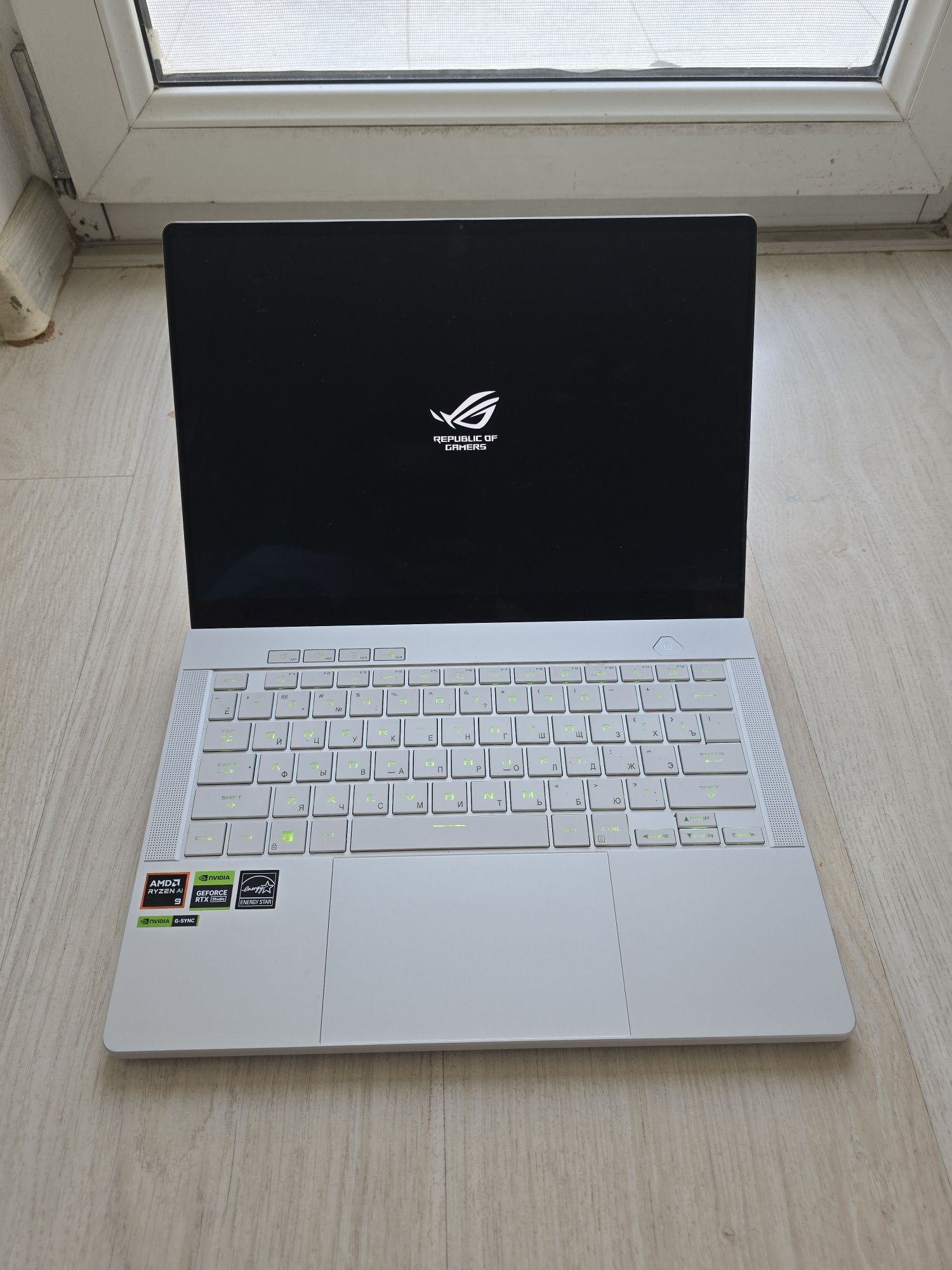 Продаю ноутбук Asus Rog Zephyrus G14 GA403