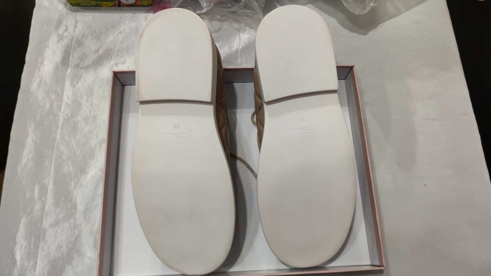 Продавам чисто нови дамски обувки Дима стил ест. кожа 38-ми номер