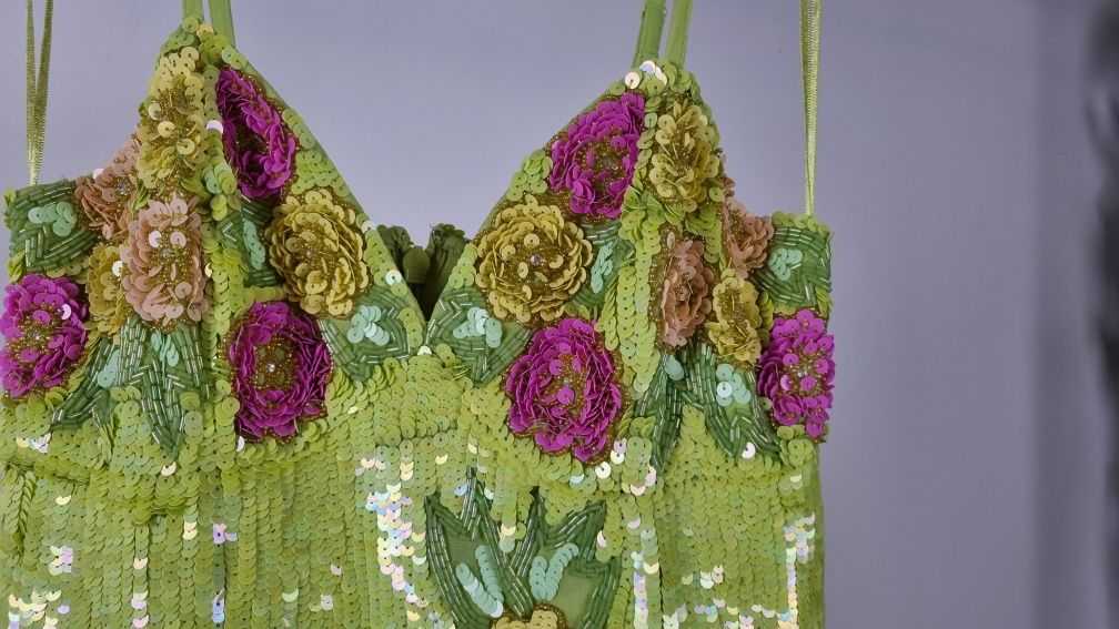 Rochie ASOS cu paiete și flori 3D