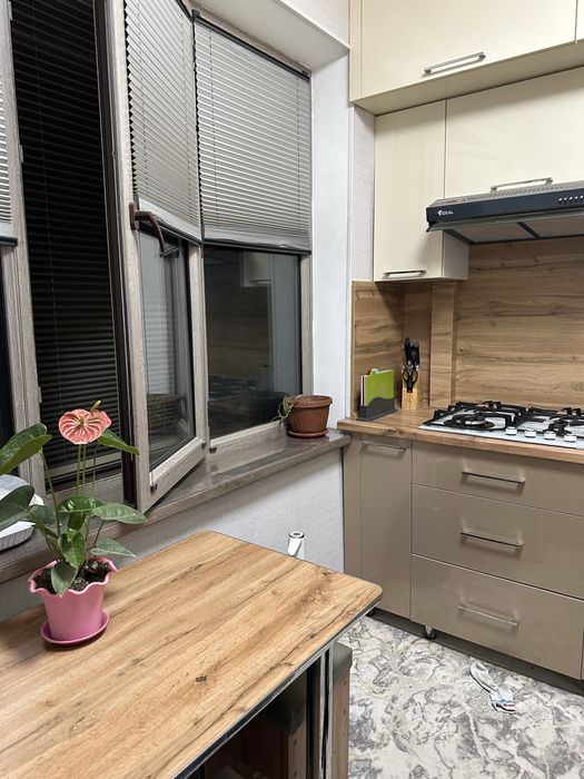 Продается квартира район фархад