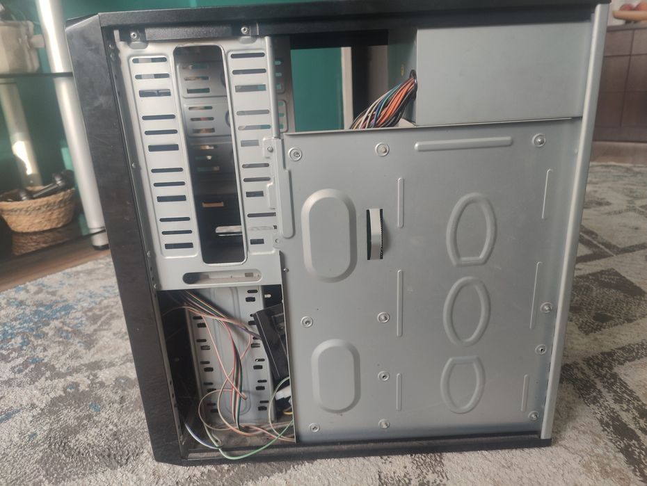 2 рабочих компьютера (пишите на ватсап)