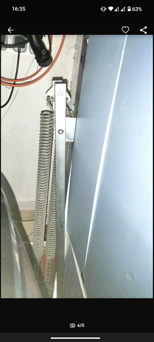 Гаражна врата тип летящо крило Хьорман Hormann 250мм х 250ммн