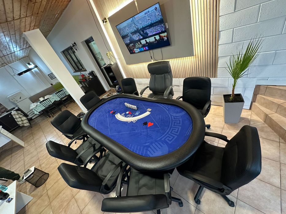 Masa poker cu scane si jetoane