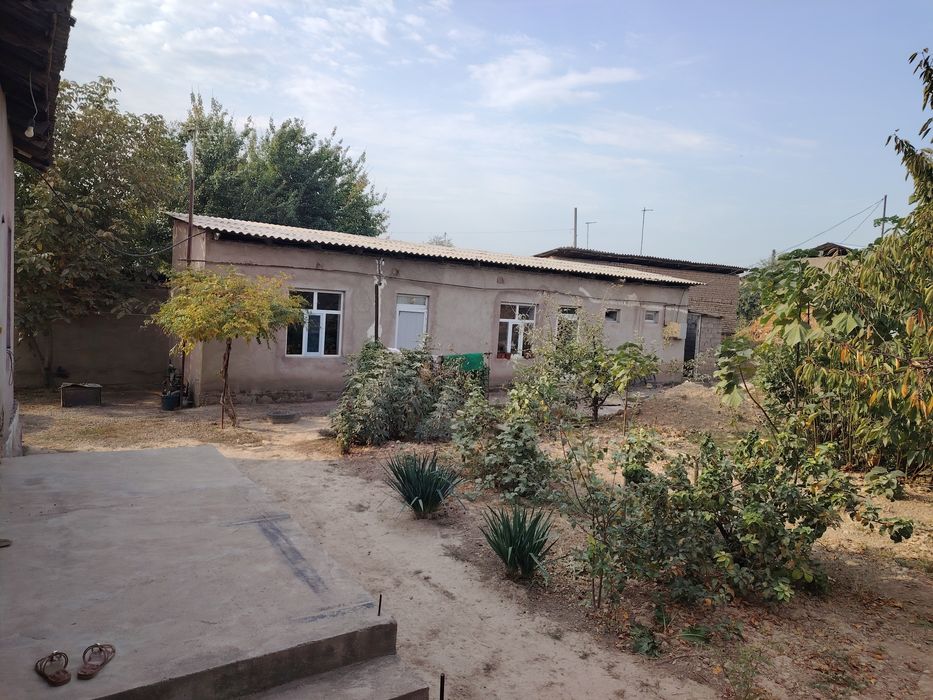 Uy sotiladi Nurafshon shahar