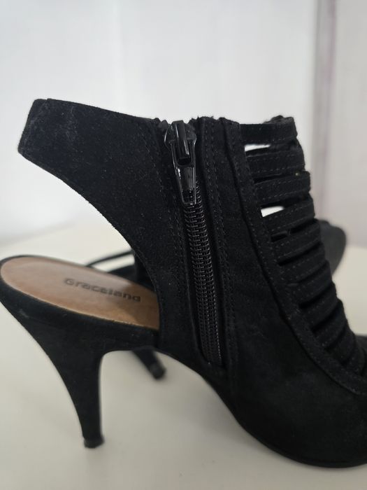 Дамски обувки с ток