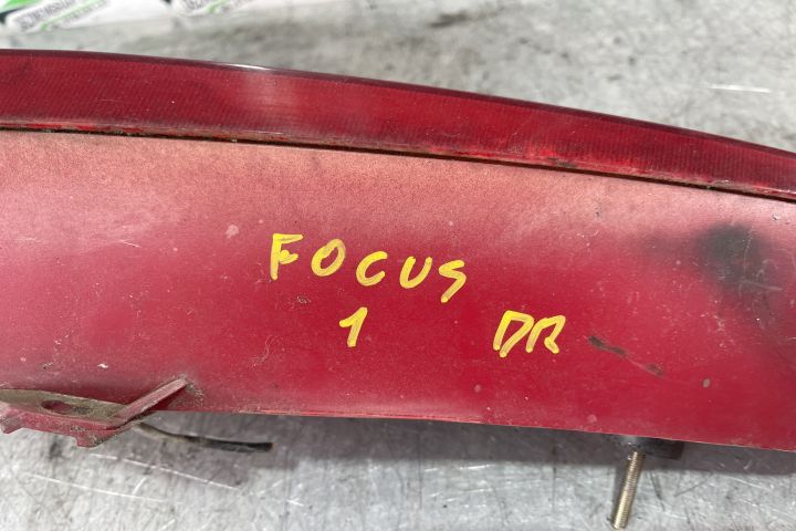 Lampa / Tripla stop dreapta pe aripa XS4113404AD / XS41-13404-AD Ford