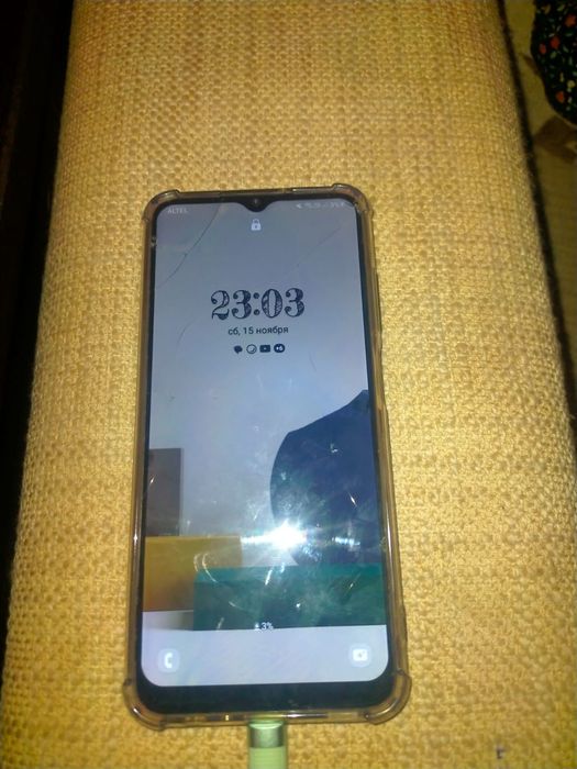 Самсунг а03с 64гб в экране есть трешины за 12000