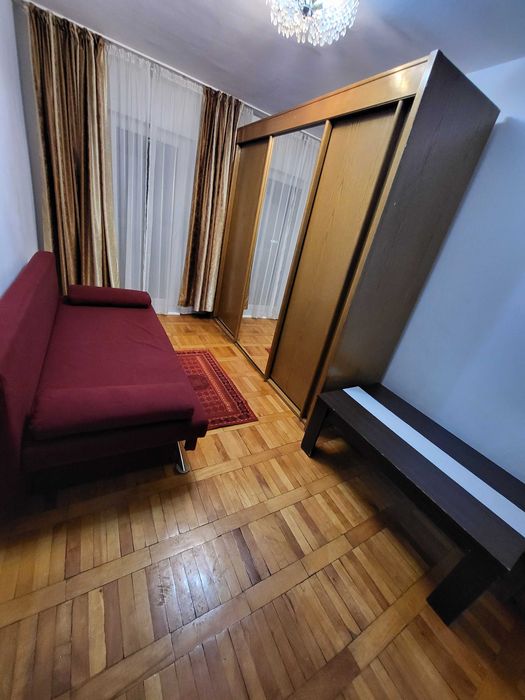 Inchiriez apartament 3 camere decomandat, renovat, zona Girocului
