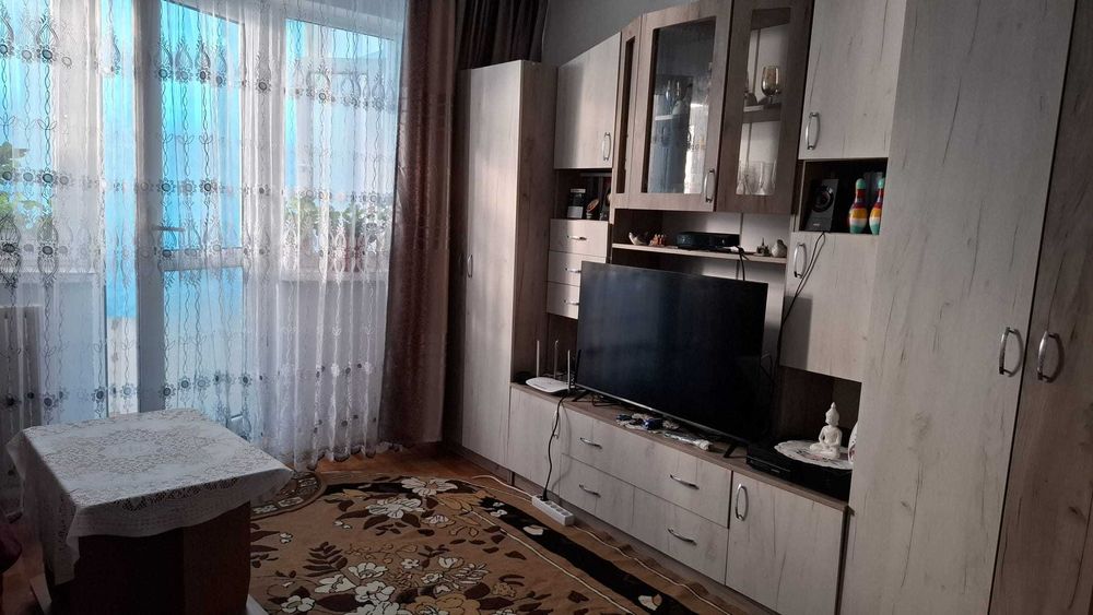 Inchiriez apartament 2 camere etaj 2