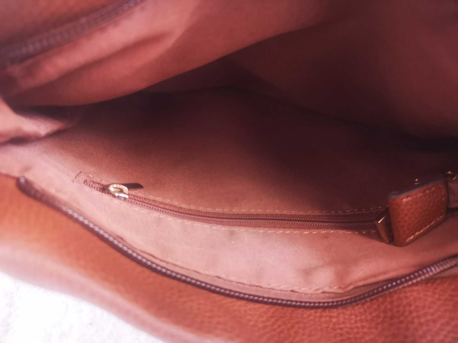 Дамска чанта в кафяв цвят от еко кожа