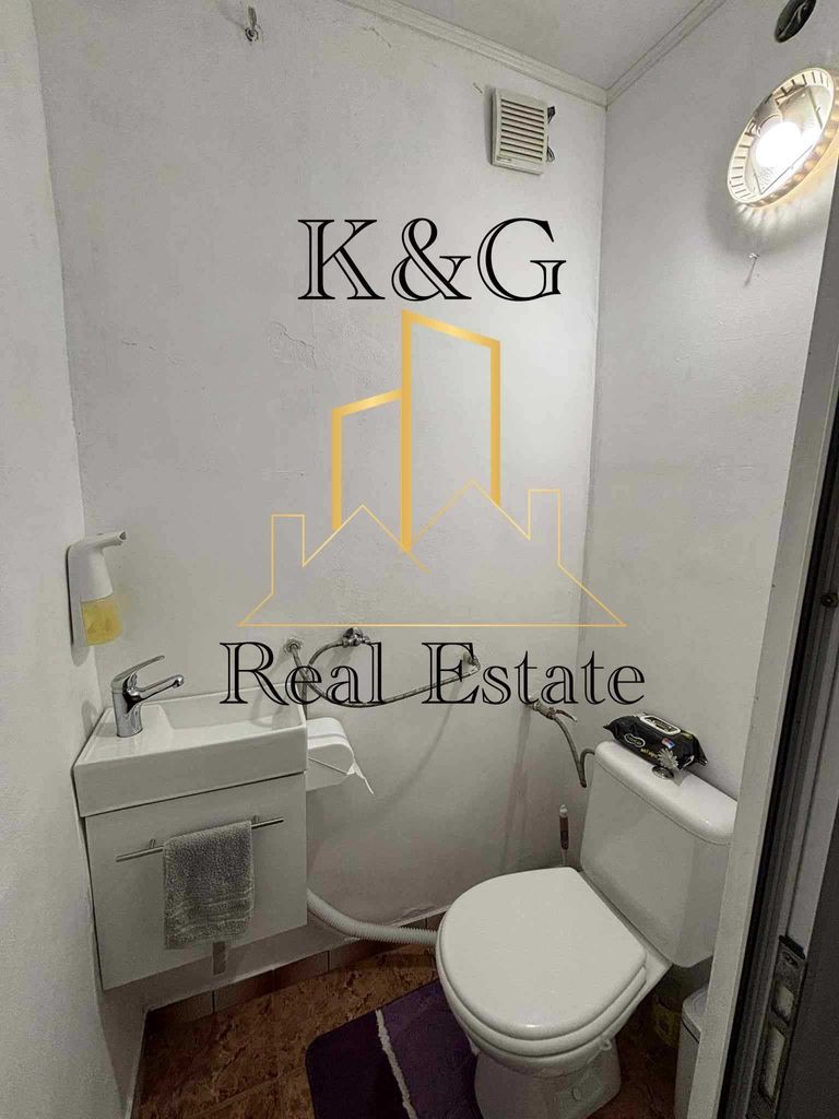 Продава се Къща в Разград, Център - 79 кв.м за 1356 €/кв.м - Снимка #5