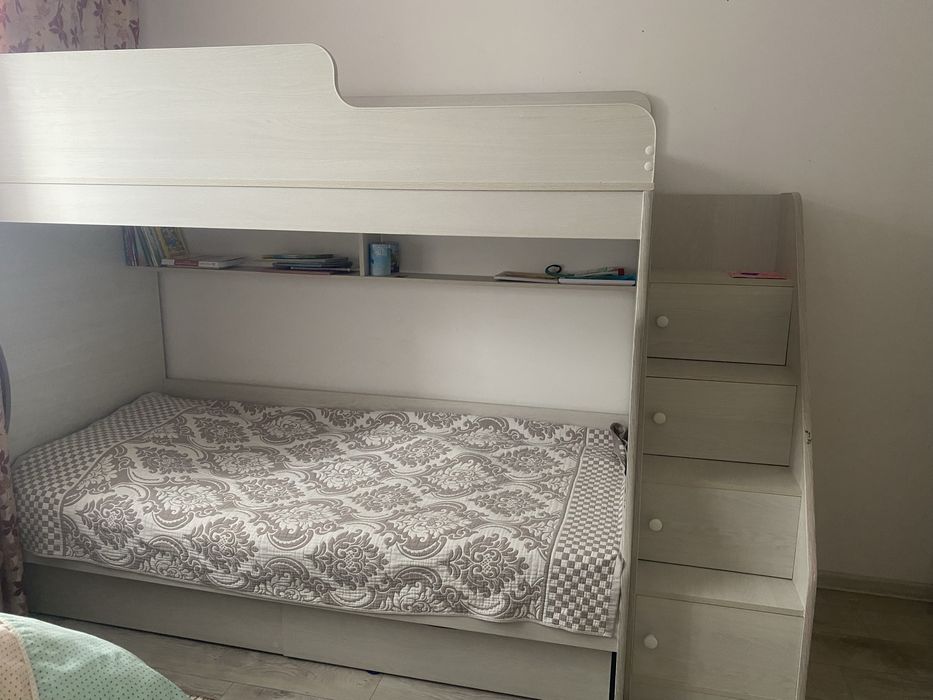 Продам двухъярусную кровать