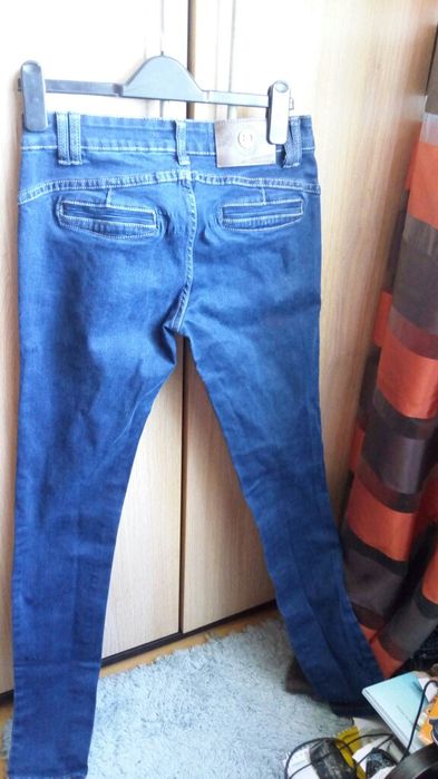 Дънки - модерни , изтъркани и др