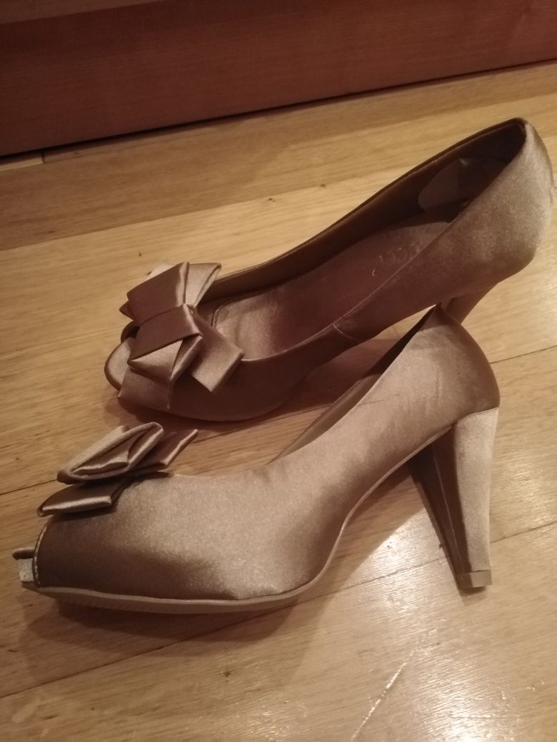 Sandale Camel din saten, toc de 9 cm, noi