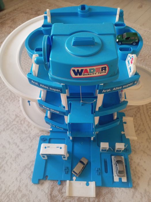 Продам детскую парковку