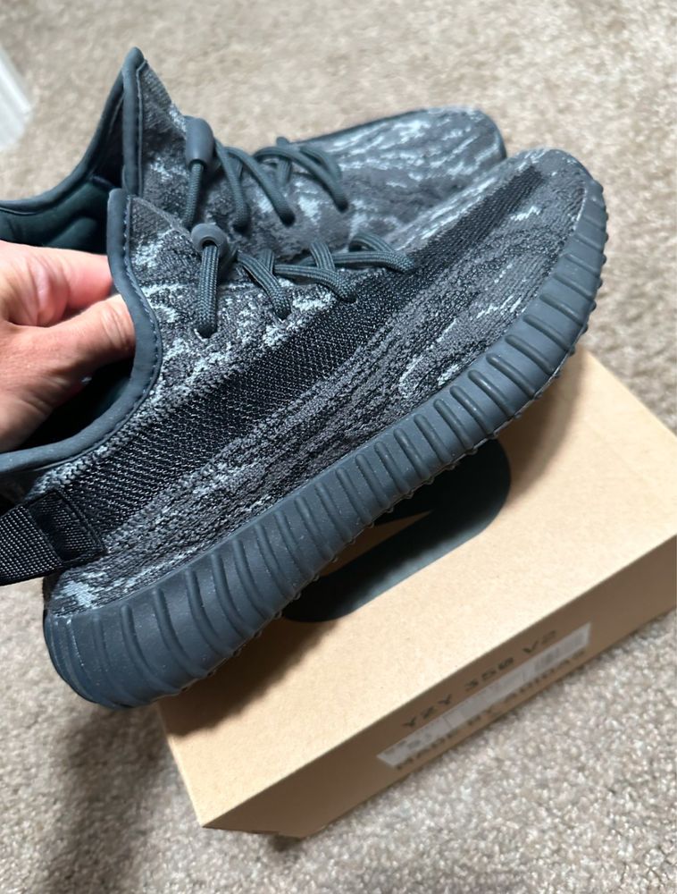 Yeezy 350 v2 purtati o singura data