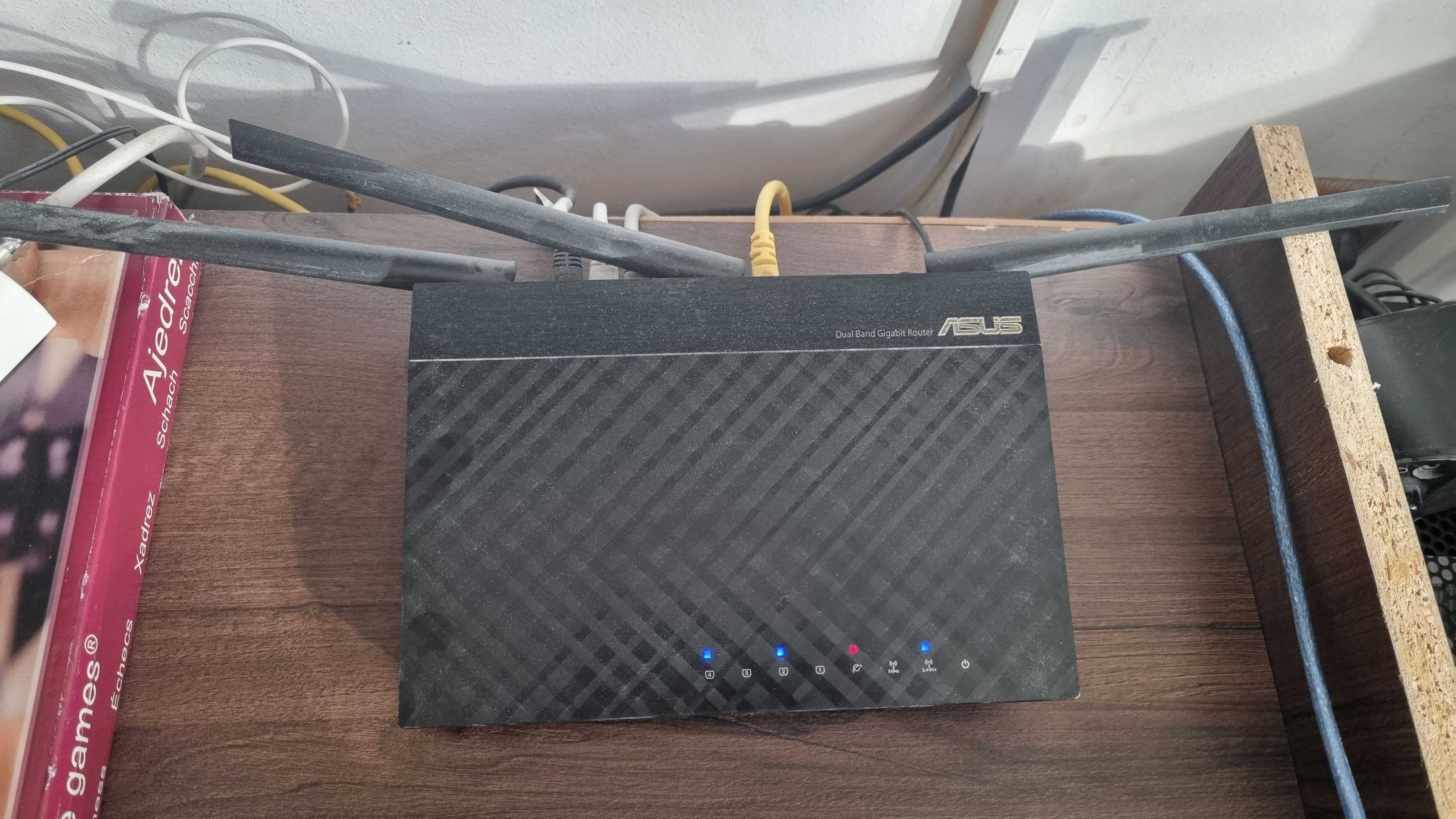 Vand router wireless gigabit Asus RT-AC66U B1