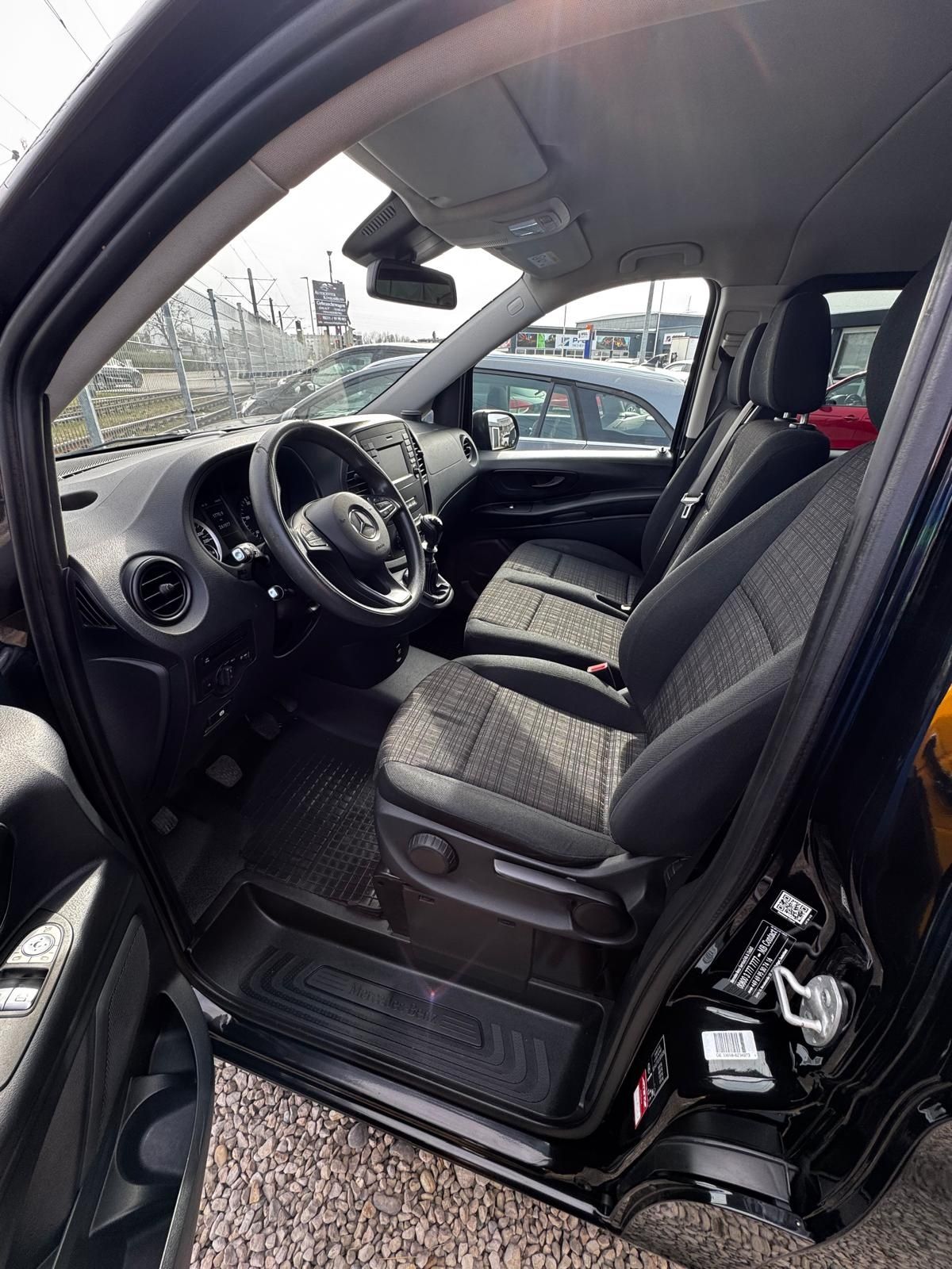 Mercedes-Benz Vito 8+1 Locuri Fabricatie 2015 km 248000