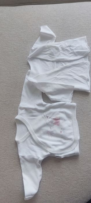 Подарявам дрехи за бебе момиченце (0-6 месеца)