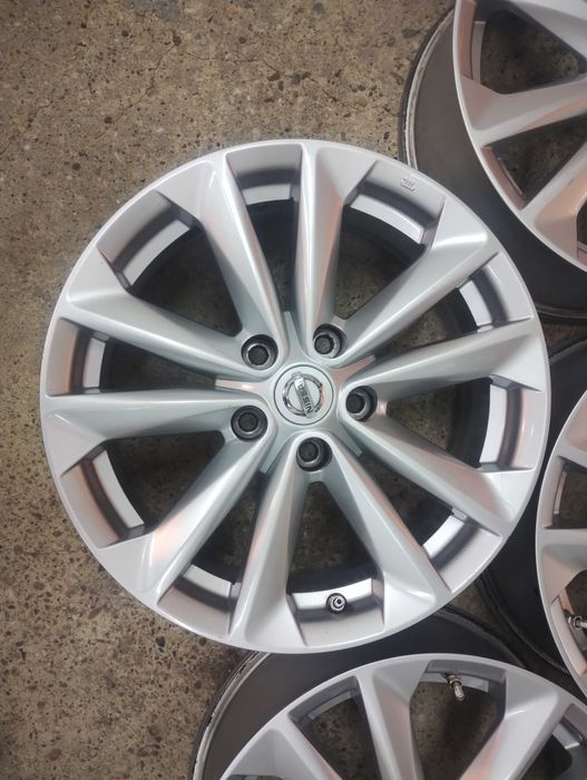 Оригинални джанти Nissan 17"