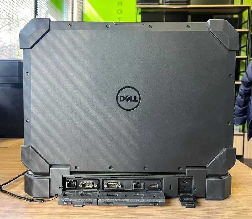 DELL LATITUDE RUGGED 7424. Core i5 8350U -1.7/3.6 GHZ. 16/256 GB