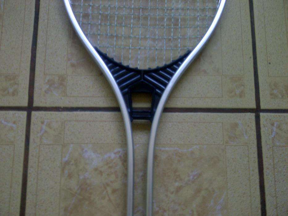 Rachete tenis usoare